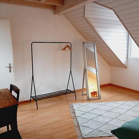 Gemuetliches Zimmer In Muntelier Nahe Am See Appartement Buitenkant foto
