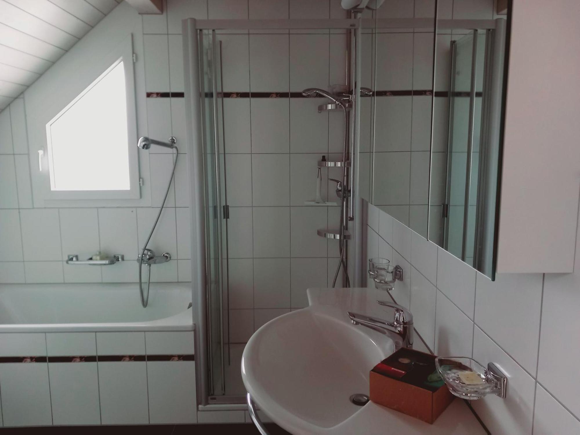 Gemuetliches Zimmer In Muntelier Nahe Am See Appartement Buitenkant foto