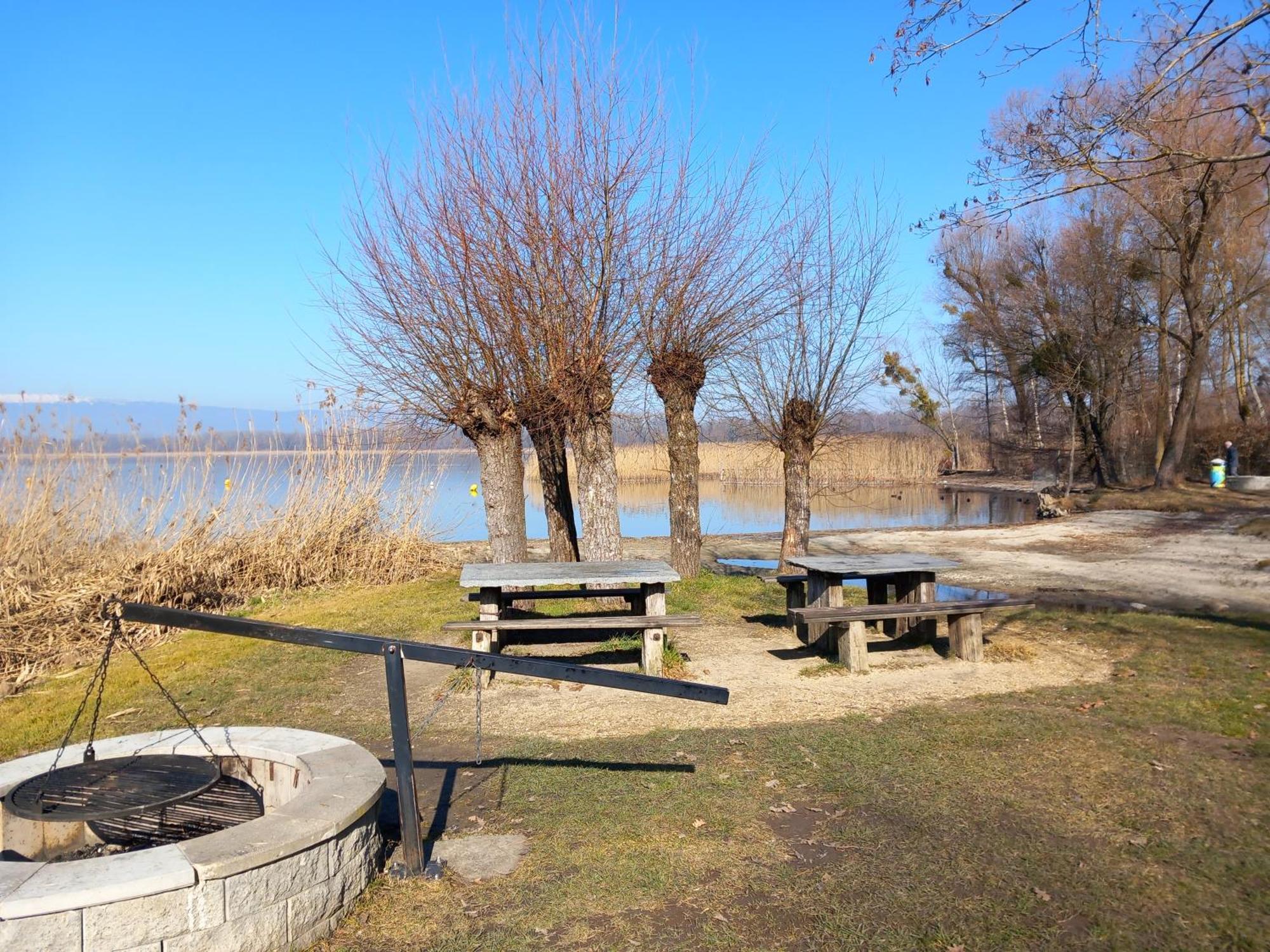 Gemuetliches Zimmer In Muntelier Nahe Am See Appartement Buitenkant foto